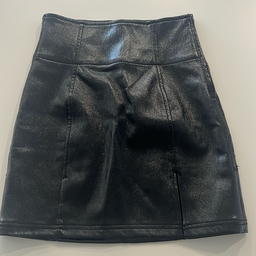 Free People Vegan Pantent Skirt Size 0